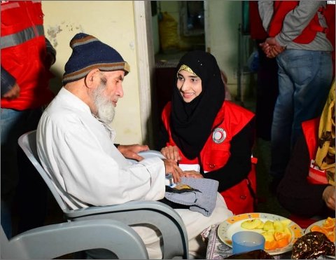 PRCS Volunteers bring smiles to old age home residents