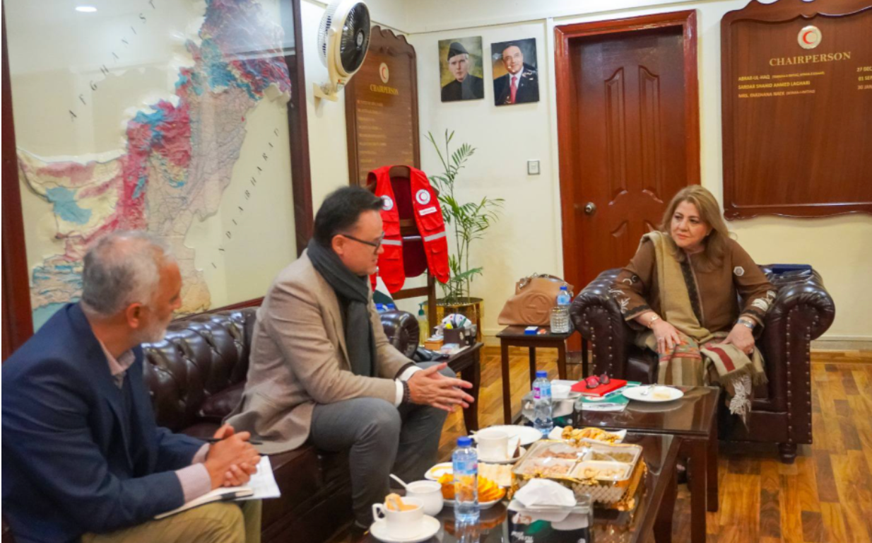 A courtesy visit by Christoph Sutter to Farzhana Mashhadi Naek in Islamabad